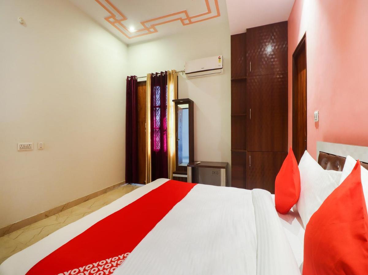 Oyo Lck1233 Rivaaj Palace Lucknow Exterior foto