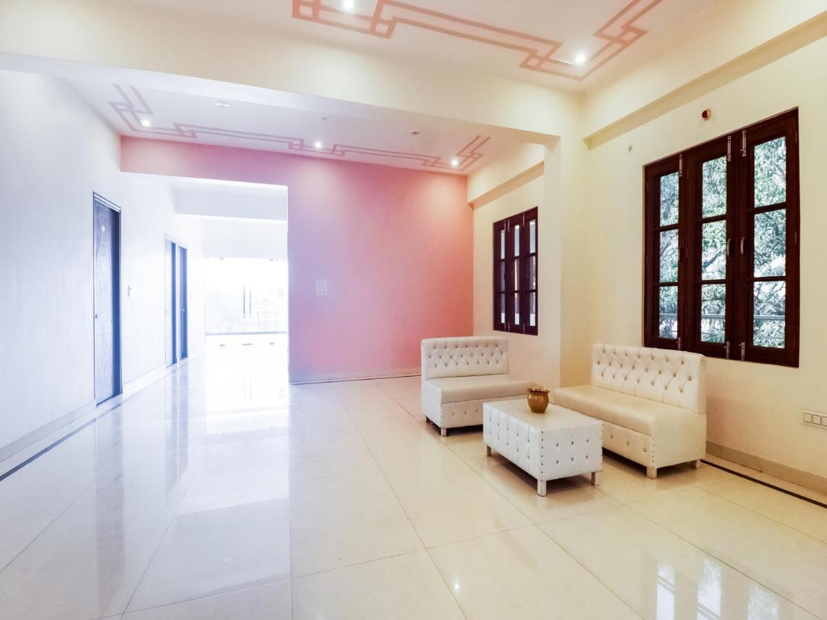 Oyo Lck1233 Rivaaj Palace Lucknow Exterior foto