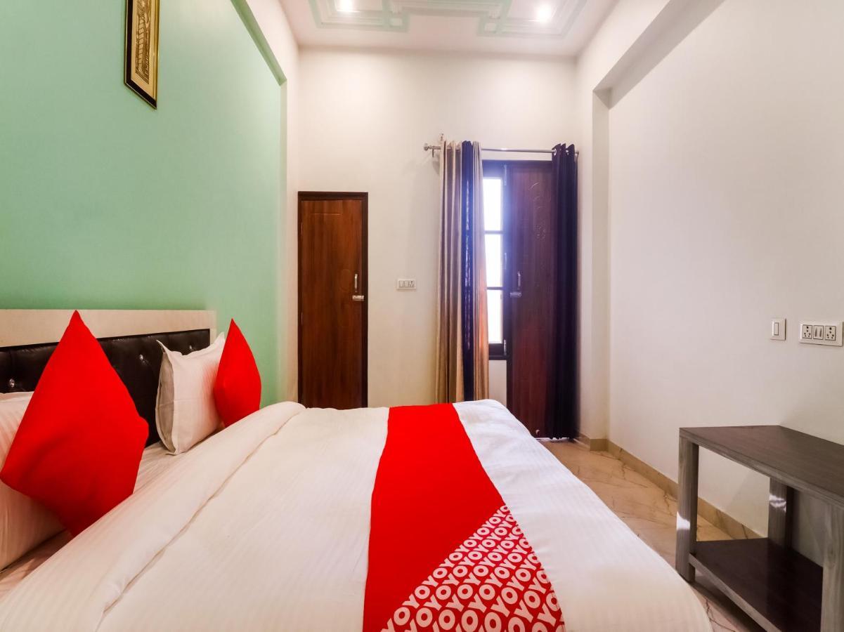 Oyo Lck1233 Rivaaj Palace Lucknow Exterior foto